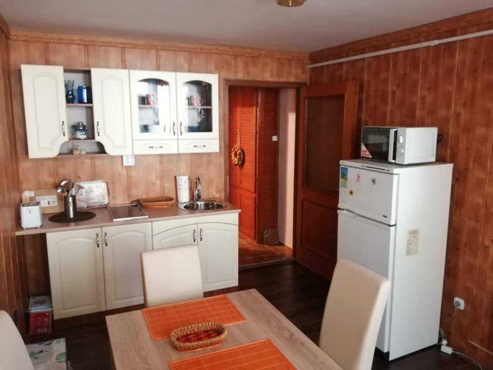 Kiscsillag Apartman Harkany Ngoại thất bức ảnh